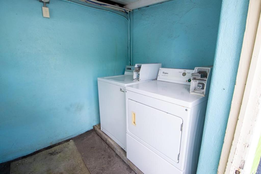 Located By The Beach 1 Bedroom With Parking And Pool Clearwater Exterior foto