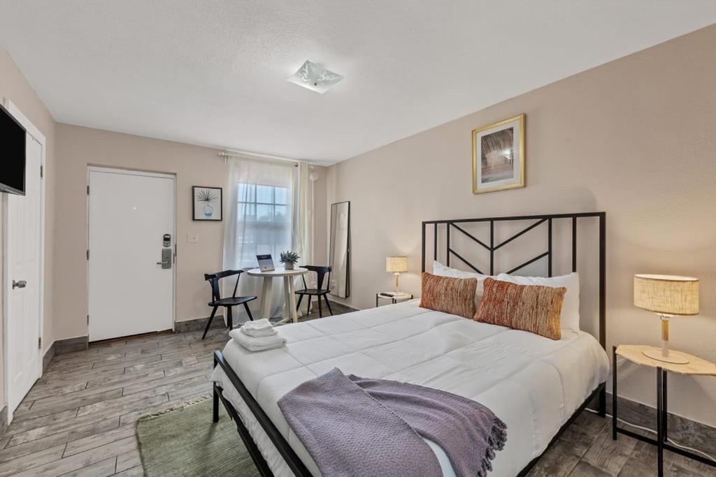Located By The Beach 1 Bedroom With Parking And Pool Clearwater Exterior foto
